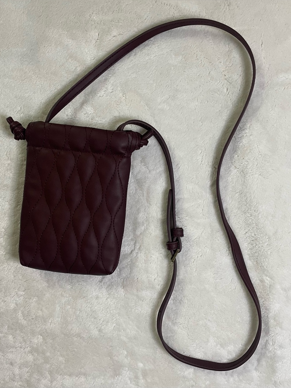 Universal Thread Burgundy Quilted Crossbody Phone Pouch
